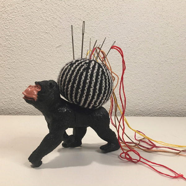 Nåledyr gorilla m lang tråd