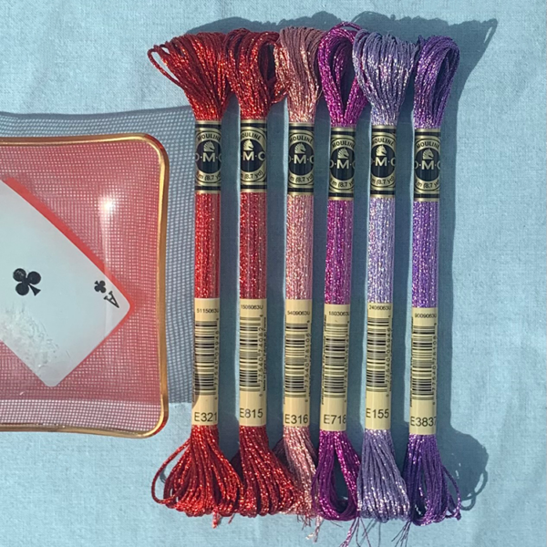 Rødlilla glimmergarn - 6 farver DMC Light Effects