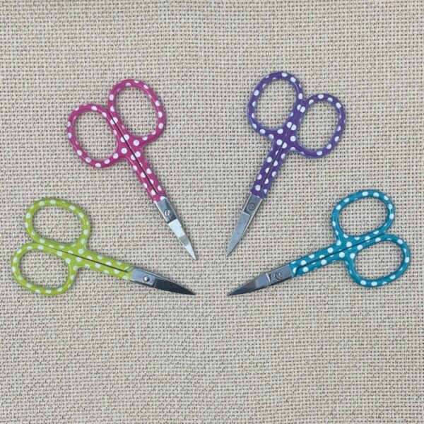 Broderistens prikkede saks