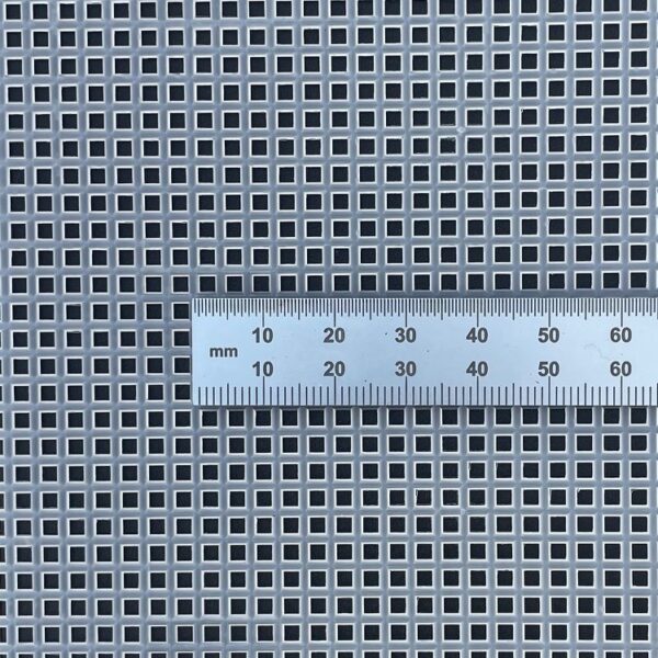 Broderistof | Plastic canvas | Hvid 2,3