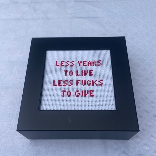 Mønstre til download - BOXE - Less Fucks