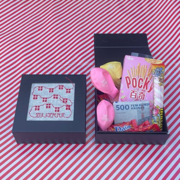 Broderistens "Tillykke" box