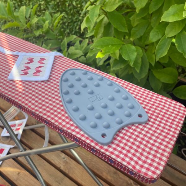 Broderistens siliconepad til mini dampstrygejernet