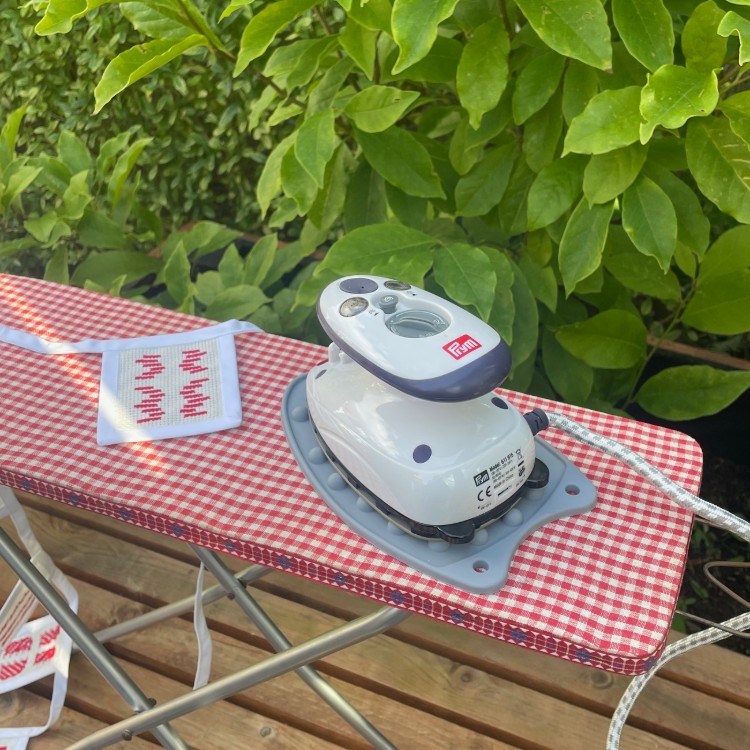 Broderistens siliconepad til mini dampstrygejernet - Billede 2